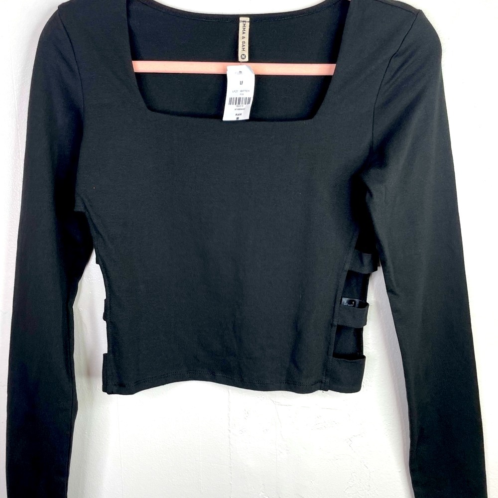 Emma & Sam Black LS crop top open Sides M